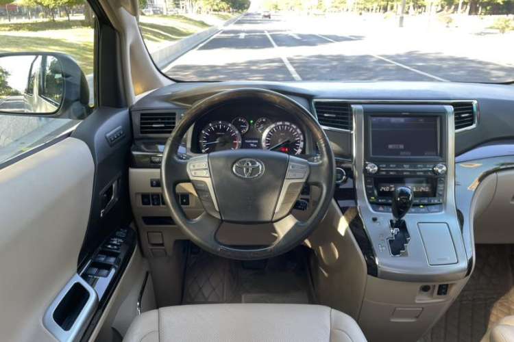 Used Toyota Alphard 2012 3.5L Luxury Edition
