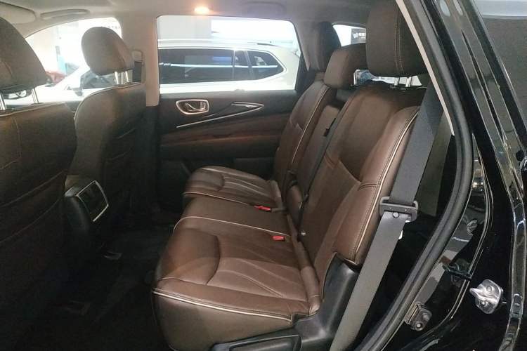 Used Infiniti QX60 2016 2.5 S/C Hybrid Two-Wheel-Drive Excellence Edition China V Standard
