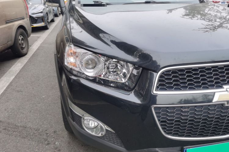 Used Chevrolet Captiva 2011 2.4 AT 5-Seater Comfort Edition Right Front Headlight