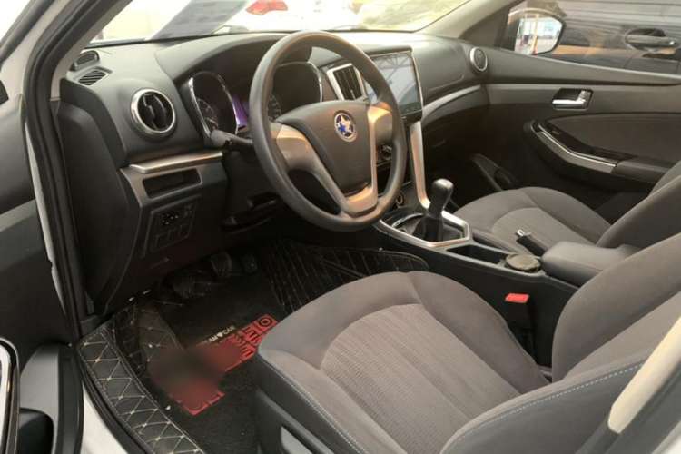 Used Venucia T70 2016 1.6L Manual Ruixing Edition
