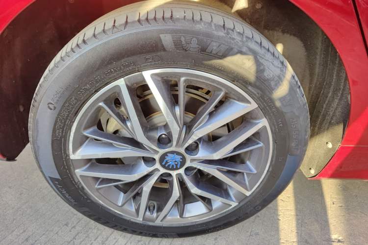 Used BYD Qin Pro New Energy 2018 DM 1.5TI Automatic Smart Connect Elite Model Right Rear Wheel Hub