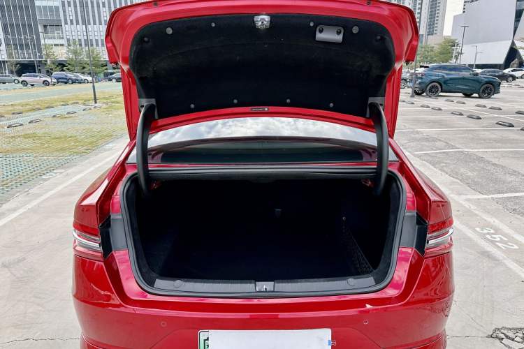 Used BYD Qin Pro New Energy 2018 DM 1.5TI Automatic Smart Connect Elite Model Trunk