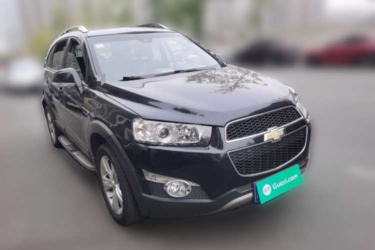 Used Chevrolet Captiva 2011 2.4 AT 5-Seater Comfort Edition Front Right 45 Deg