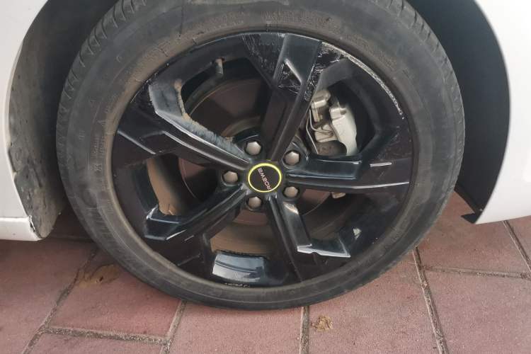 Used Roewe i6 MAX New Energy 2020 1.5T PHEV Cool & Stylish Skyroof Edition Right Front Wheel Hub