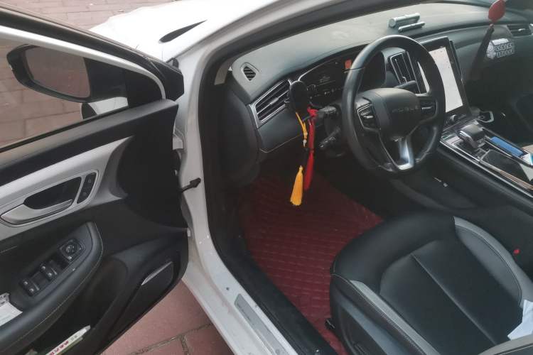 Used Roewe i6 MAX New Energy 2020 1.5T PHEV Cool & Stylish Skyroof Edition Driver Seat