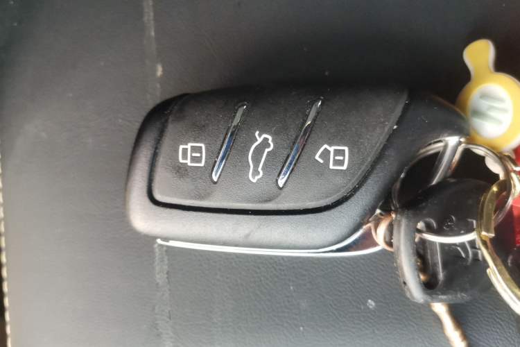 Used Roewe i6 MAX New Energy 2020 1.5T PHEV Cool & Stylish Skyroof Edition Vehicle Key