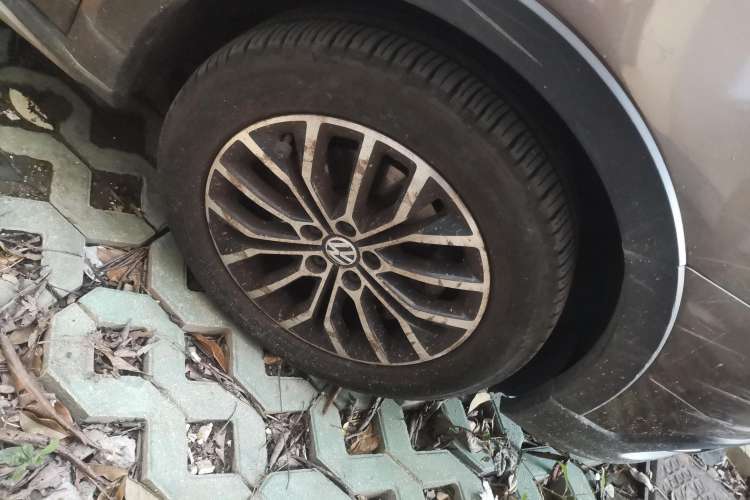 Used Volkswagen Cross Lavida 2014 1.4TSI DSG