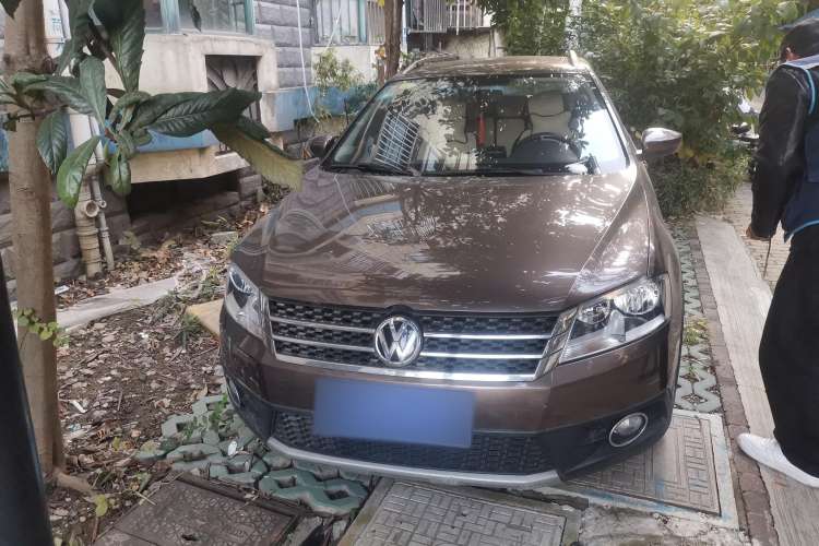 Used Volkswagen Cross Lavida 2014 1.4TSI DSG