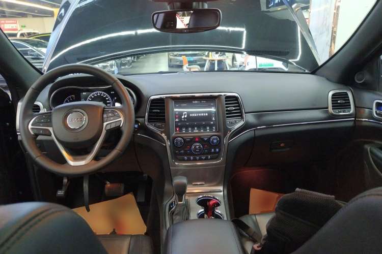 Used Jeep Grand Cherokee 2017 3.0L Comfort Navigation Edition
