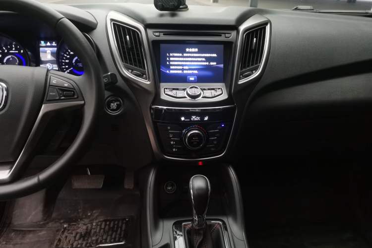 Used Changan CS75 2016 1.8T Automatic Elite Model China V Standard