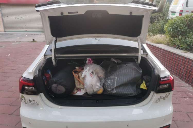 Used Roewe i6 MAX New Energy 2020 1.5T PHEV Cool & Stylish Skyroof Edition Trunk