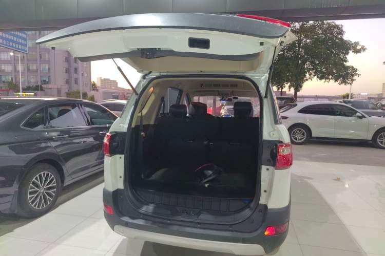 Used Dongfeng Fengon 370 2017 1.5L CVT Fashion Edition 7-Seater