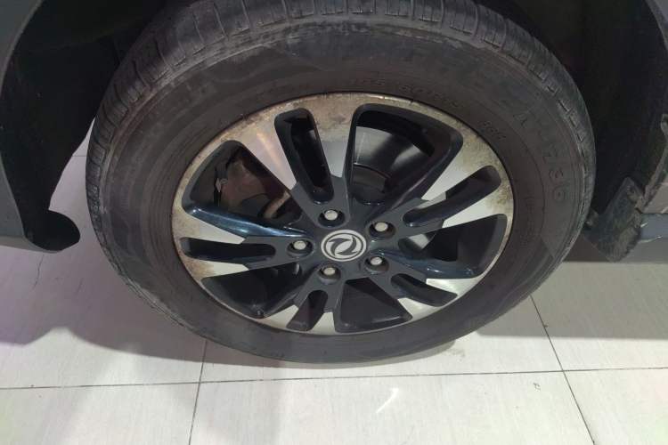 Used Dongfeng Fengon 370 2017 1.5L CVT Fashion Edition 7-Seater