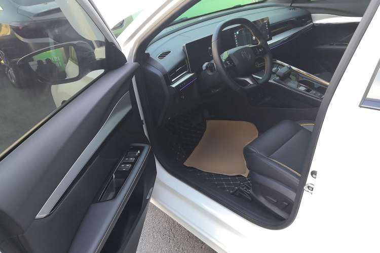 Used MG 5 Scorpio 2022 1.5T Trophy Sport Luxurious Edition