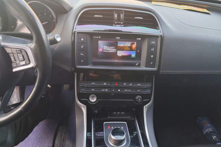 Used Jaguar XE 2017 2.0T 200 PS R-Sport