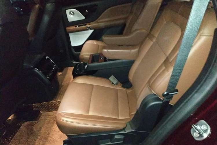 Used Lincoln Aviator 2020 3.0T V6 All-Wheel Drive Executive Version
