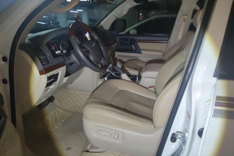 Used Toyota Land Cruiser 2016 4.0L Automatic GX-R Left Front Seat