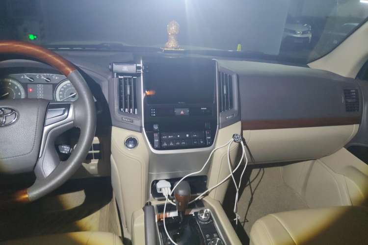 Used Toyota Land Cruiser 2016 4.0L Automatic GX-R Audio And AC Panel