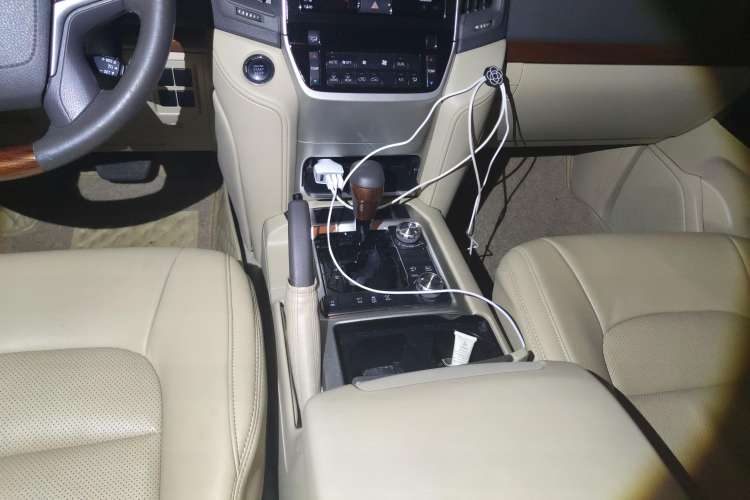 Used Toyota Land Cruiser 2016 4.0L Automatic GX-R Gear Lever