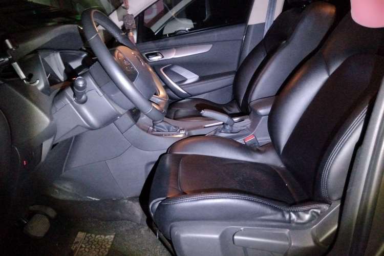 Used DS 5LS 2014 1.8L automatic Comfort version VTi140
