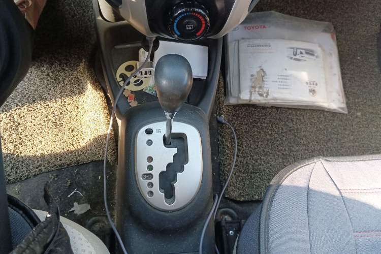 Used Toyota Yaris 2011 1.6E Automatic Charm Edition Gear Lever