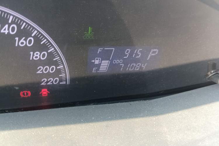 Used Toyota Yaris 2011 1.6E Automatic Charm Edition Odometer Close Up