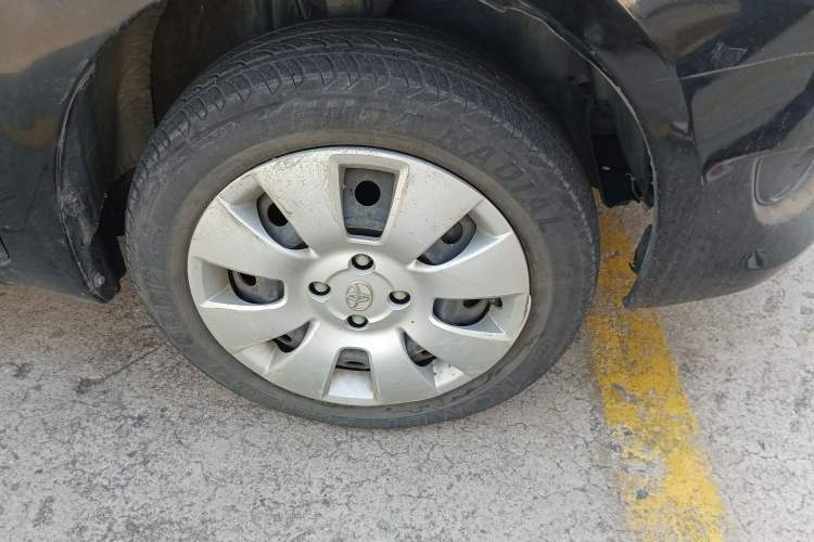 Used Toyota Yaris 2011 1.6E Automatic Charm Edition Right Front Wheel Hub