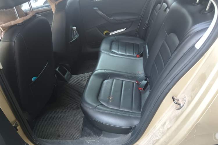 Used Volkswagen Santana 2015 1.6L Automatic Luxury Edition Left Rear Seat