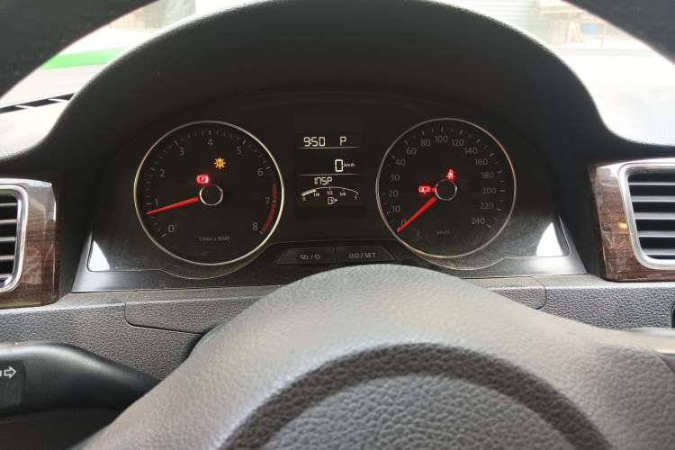 Used Volkswagen Santana 2015 1.6L Automatic Luxury Edition Instrument Cluster