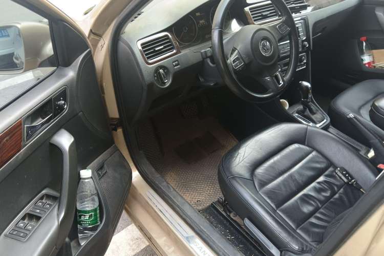 Used Volkswagen Santana 2015 1.6L Automatic Luxury Edition Driver Seat