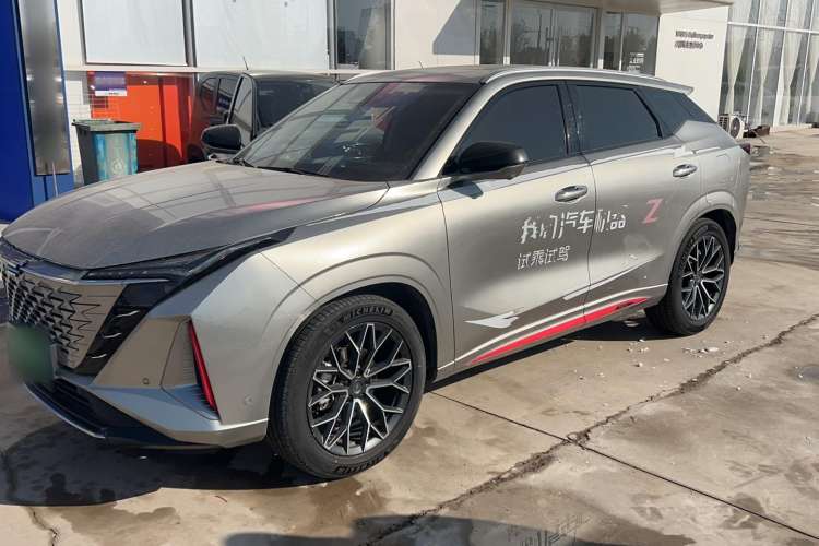 Used Oshan Z6 2022 Blue Whale 1.5T DCT Smart Navigation Model