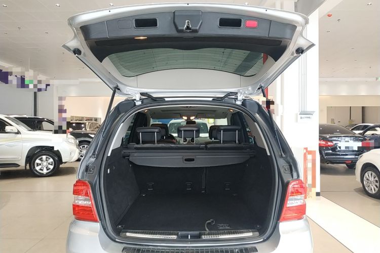 Used Mercedes-Benz M-Class 2010 ML 300 4MATIC