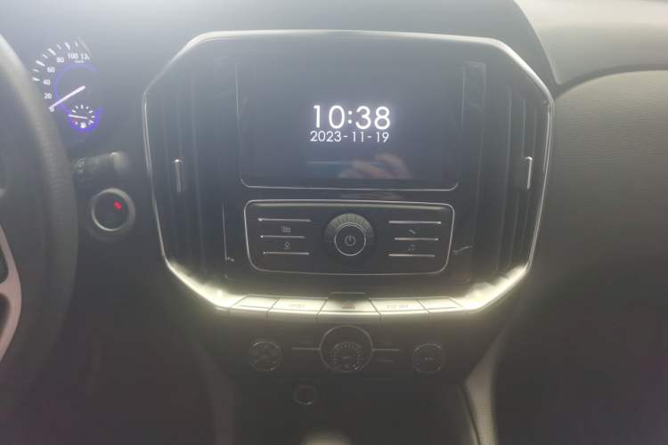 Used JMC Yusheng S350 2016 2.0T Automatic All-Wheel Drive Gasoline Luxury Edition 5 Seats
