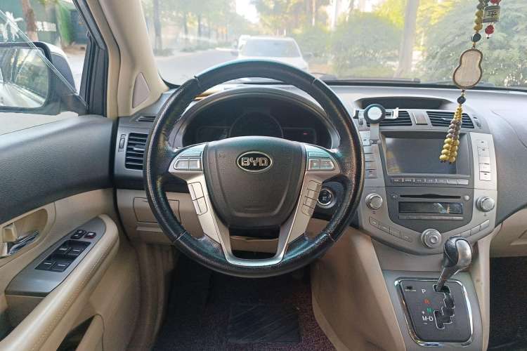 Used BYD S6 2012 2.4L Automatic Luxury Edition