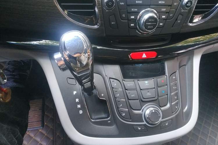 Used JAC Refine M5 2016 2.0T Gasoline Automatic Business Edition