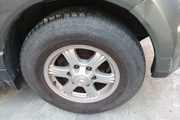 Used Haval H5 Classic 2011 Zhizun Edition 2.4L Four-Wheel Drive Deluxe Differential Version
