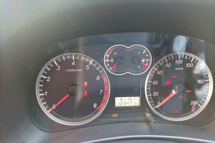 Used Haval H5 Classic 2011 Zhizun Edition 2.4L Four-Wheel Drive Deluxe Differential Version

