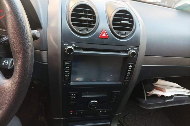 Used Haval H5 Classic 2011 Zhizun Edition 2.4L Four-Wheel Drive Deluxe Differential Version
