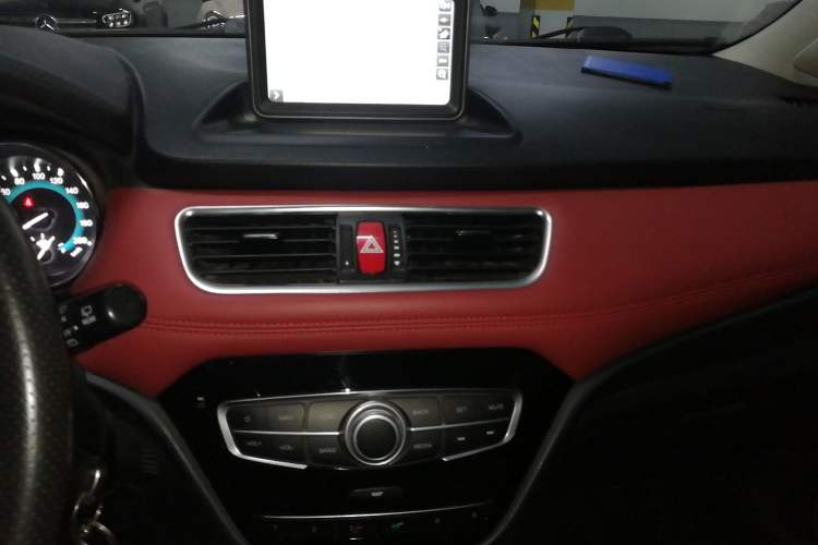 Used Haval H1 2016 Blue Label 1.5L AMT Luxury Model