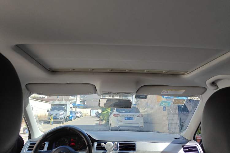 Used Volkswagen Santana 2015 1.4L Manual Comfort Edition
