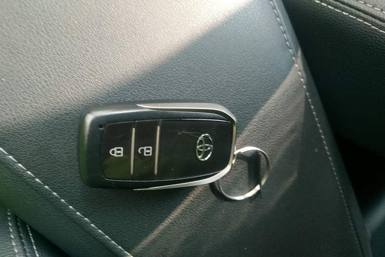 Used Toyota Harrier 2022 2.0L CVT Two-Wheel Drive Luxury Edition
