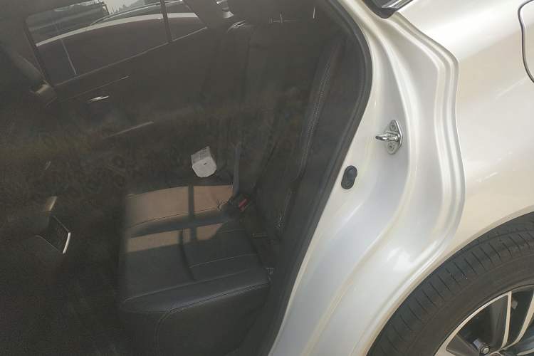 Used Toyota Harrier 2022 2.0L CVT Two-Wheel Drive Luxury Edition
