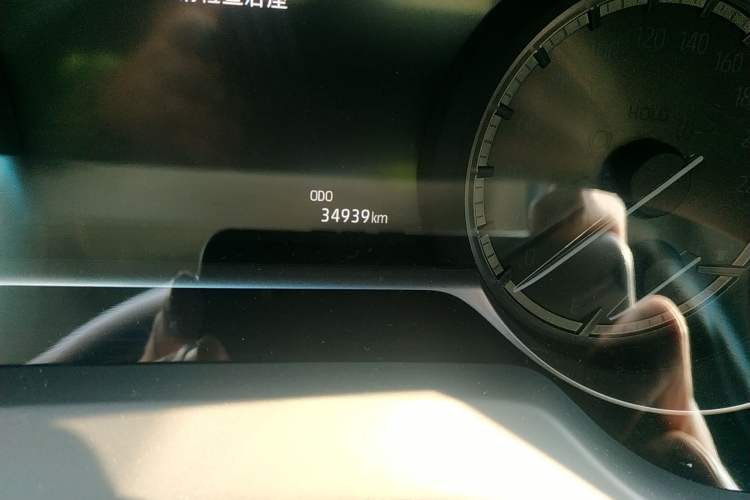 Used Toyota Harrier 2022 2.0L CVT Two-Wheel Drive Luxury Edition
