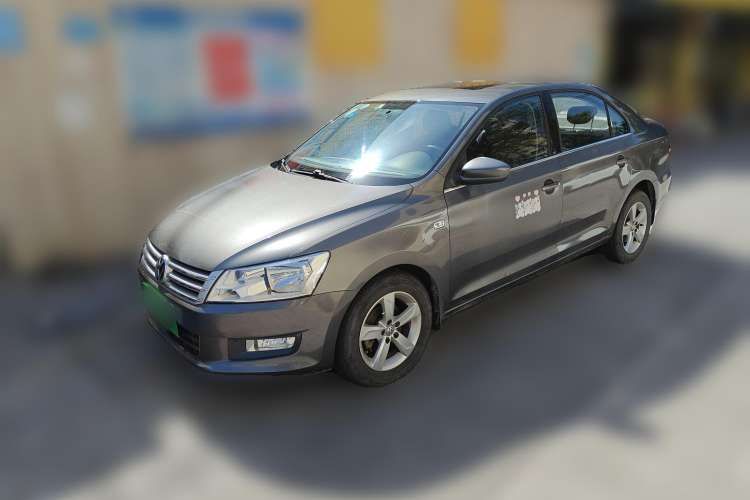 Used Volkswagen Santana 2015 1.4L Manual Comfort Edition