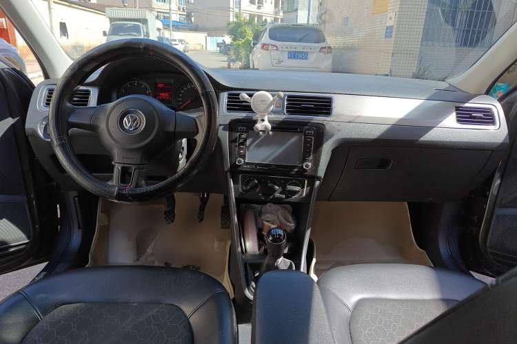 Used Volkswagen Santana 2015 1.4L Manual Comfort Edition
