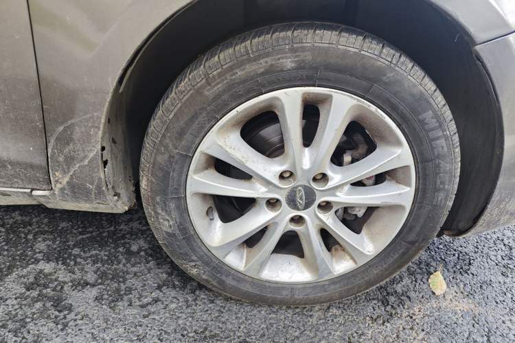 Used Chery Arrizo 7 2015 1.6L Manual ZhiShang Edition Right Front Wheel Hub