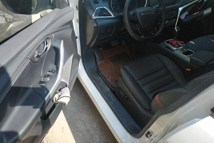 Used Venucia T90 2018 2.0L CVT Smart Connect Prestige Version China VI Standard
