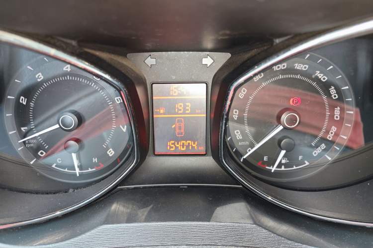 Used Chery Arrizo 7 2015 1.6L Manual ZhiShang Edition Odometer Close Up