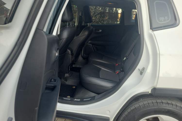 Used Jeep Compass 2020 220T Automatic Leading Edition
