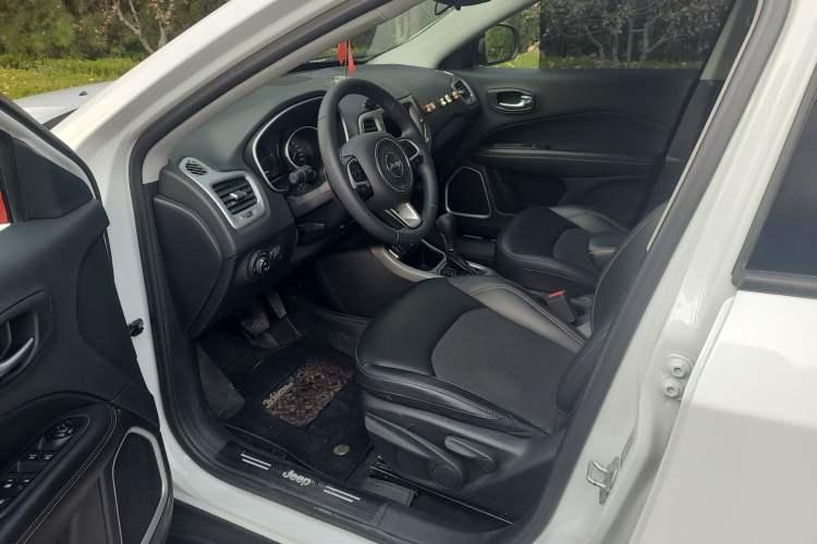 Used Jeep Compass 2020 220T Automatic Leading Edition
